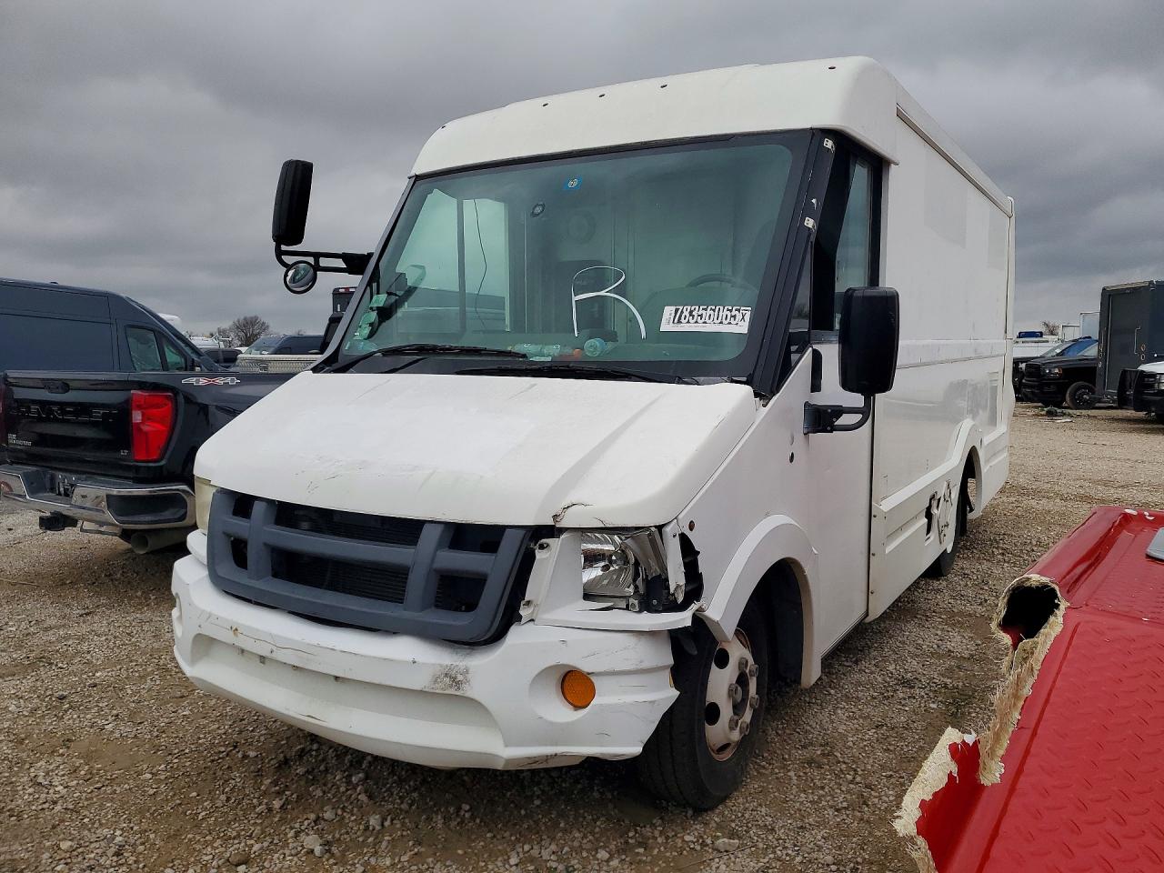 Salvage Isuzu Npr Image