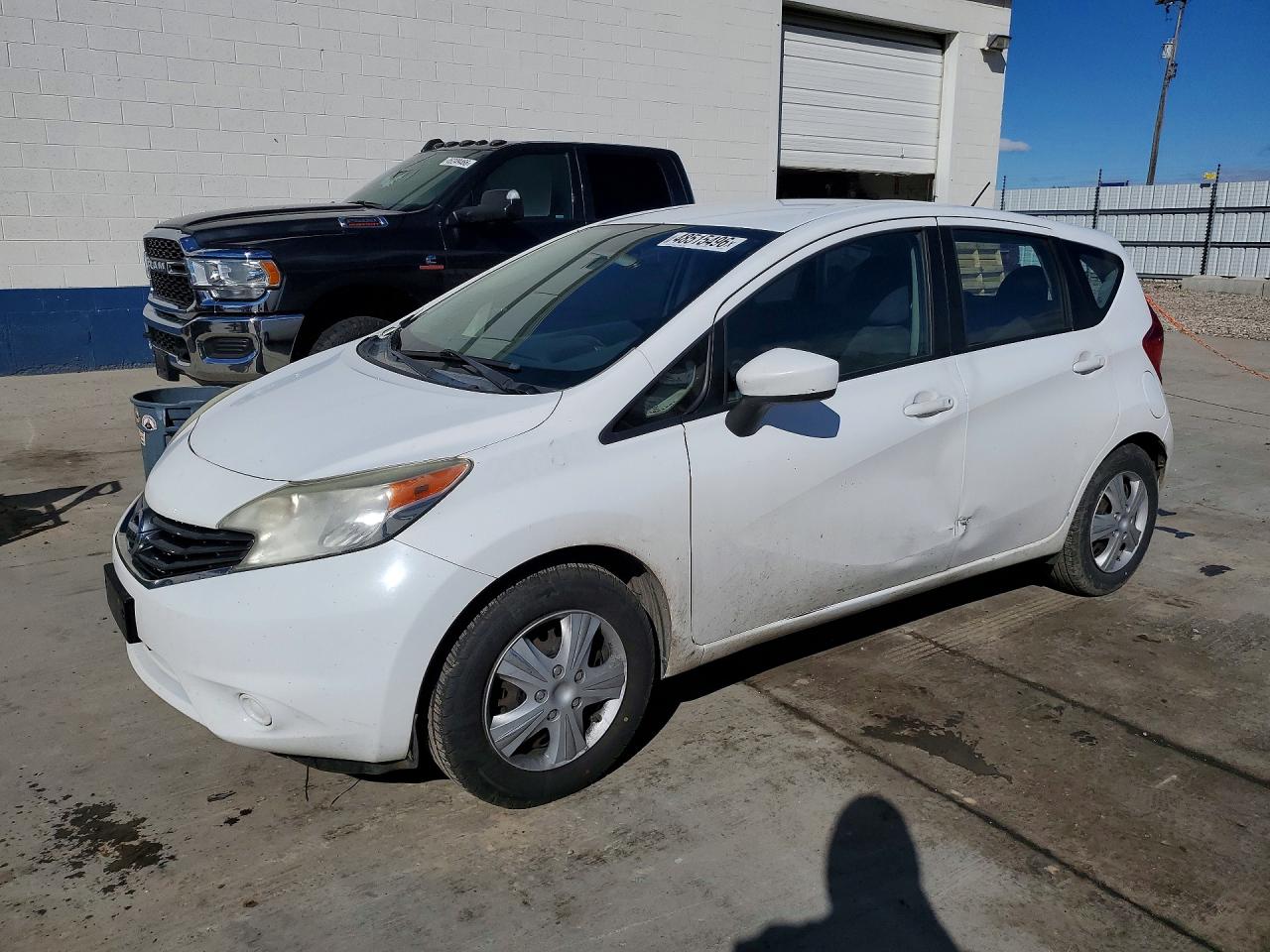 Salvage Nissan Versa Image