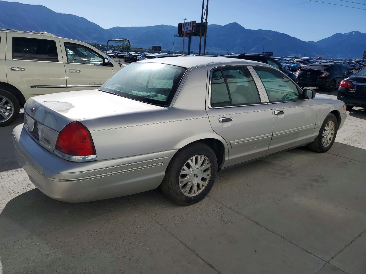 Ford Crown Vic