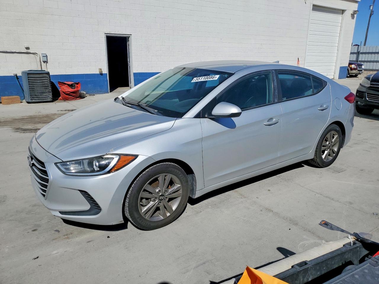 Salvage Hyundai ELANTRA Image