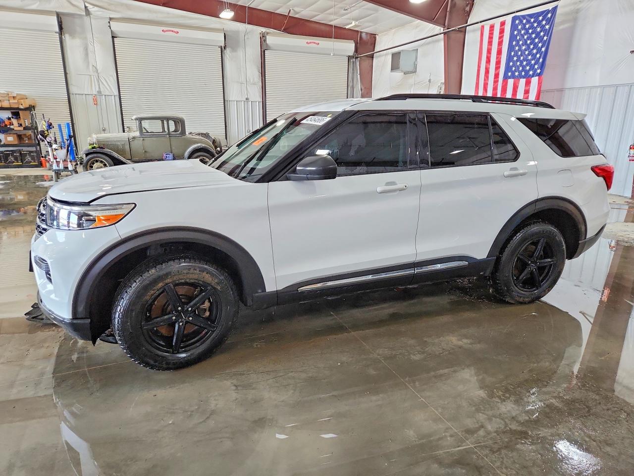 Salvage Ford Explorer Image