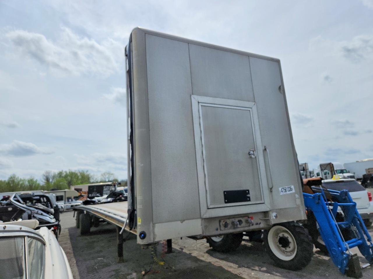 Salvage Benson International Trailers Image