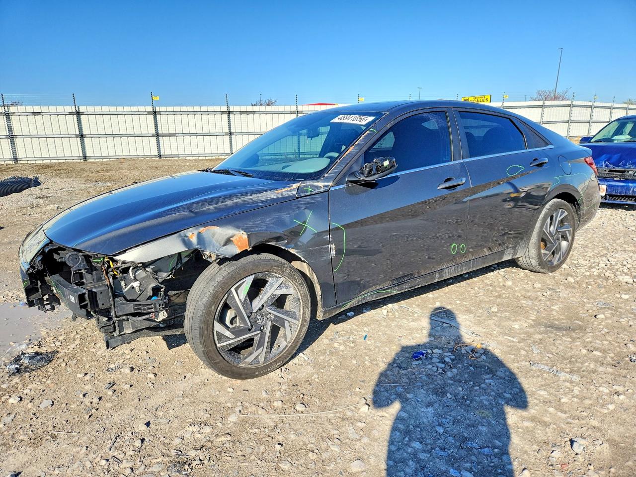 Salvage Hyundai ELANTRA Image