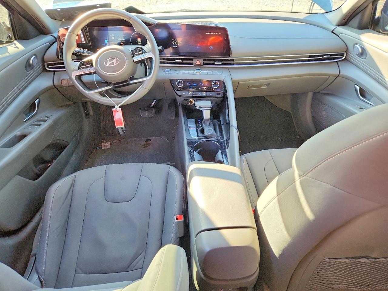 Hyundai ELANTRA Sel