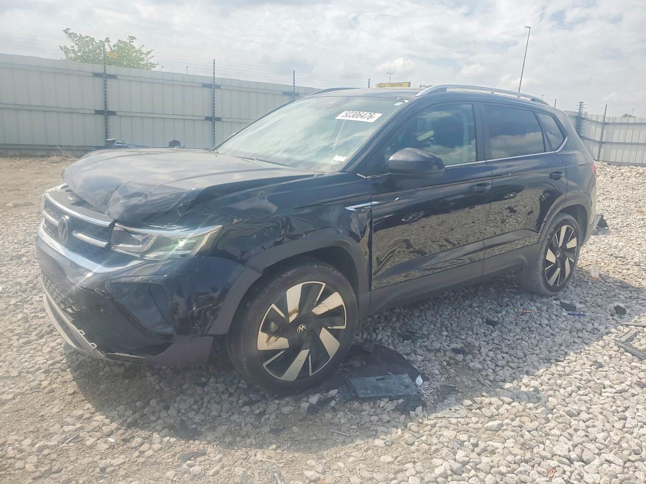 Salvage Volkswagen Taos Image