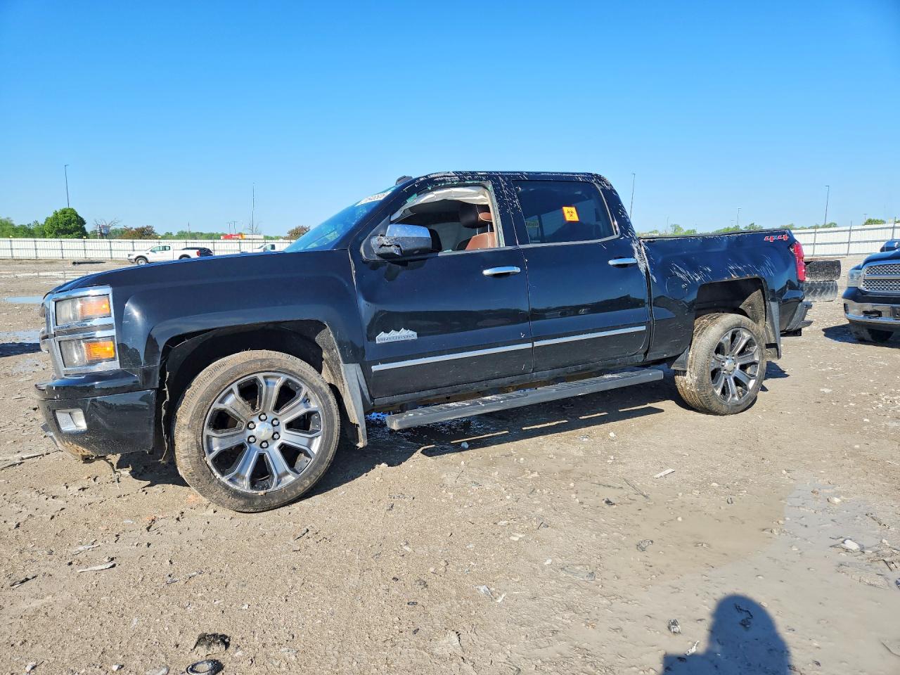 Salvage Chevrolet Silverado Image