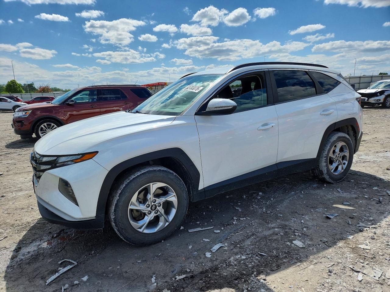 Salvage Hyundai TUCSON Image