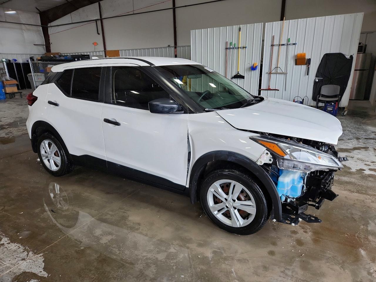 Nissan Kicks S