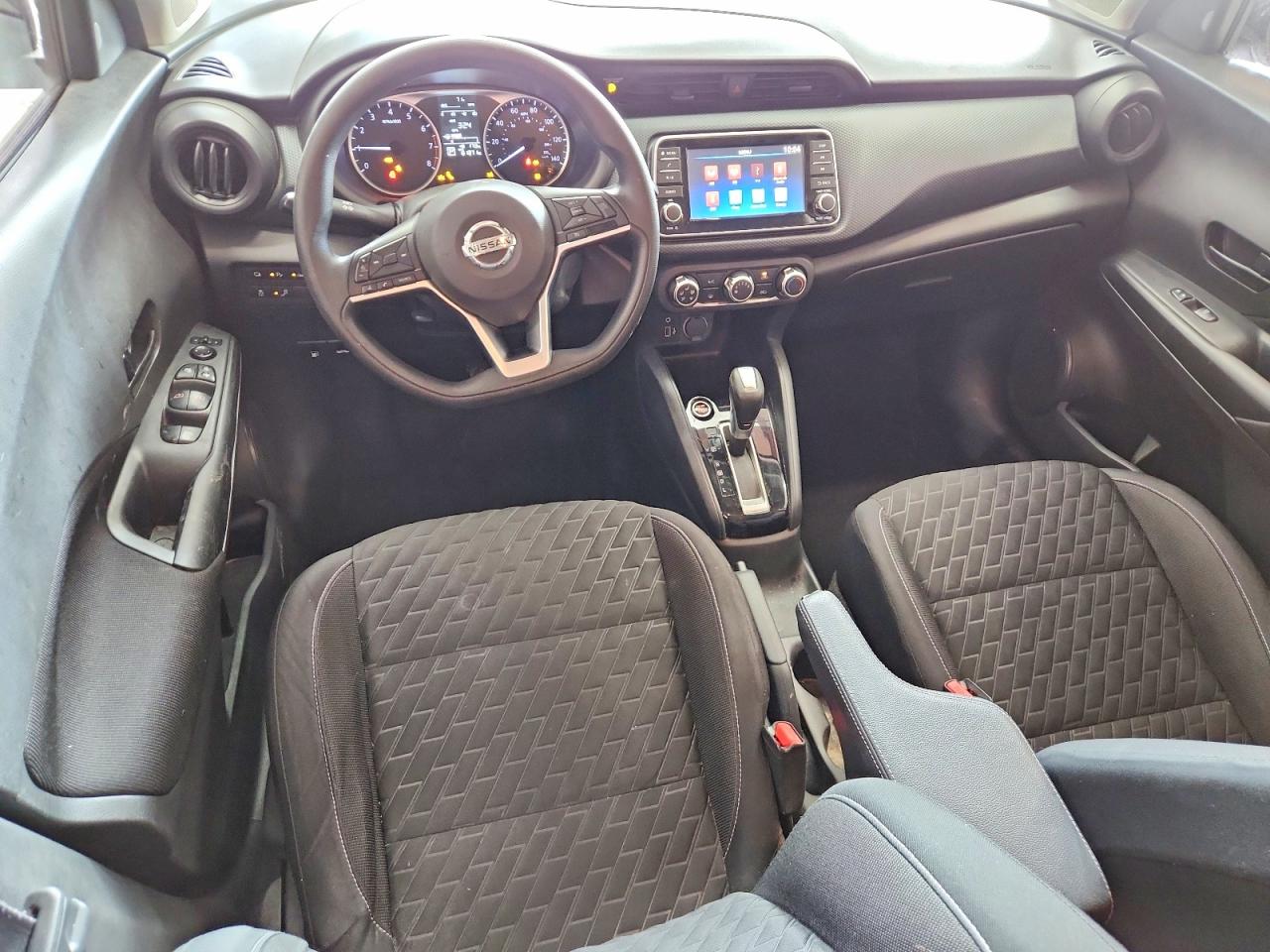 Nissan Kicks S