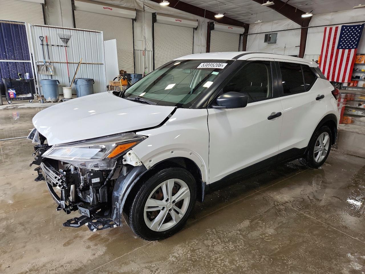 Salvage Nissan Kicks Image