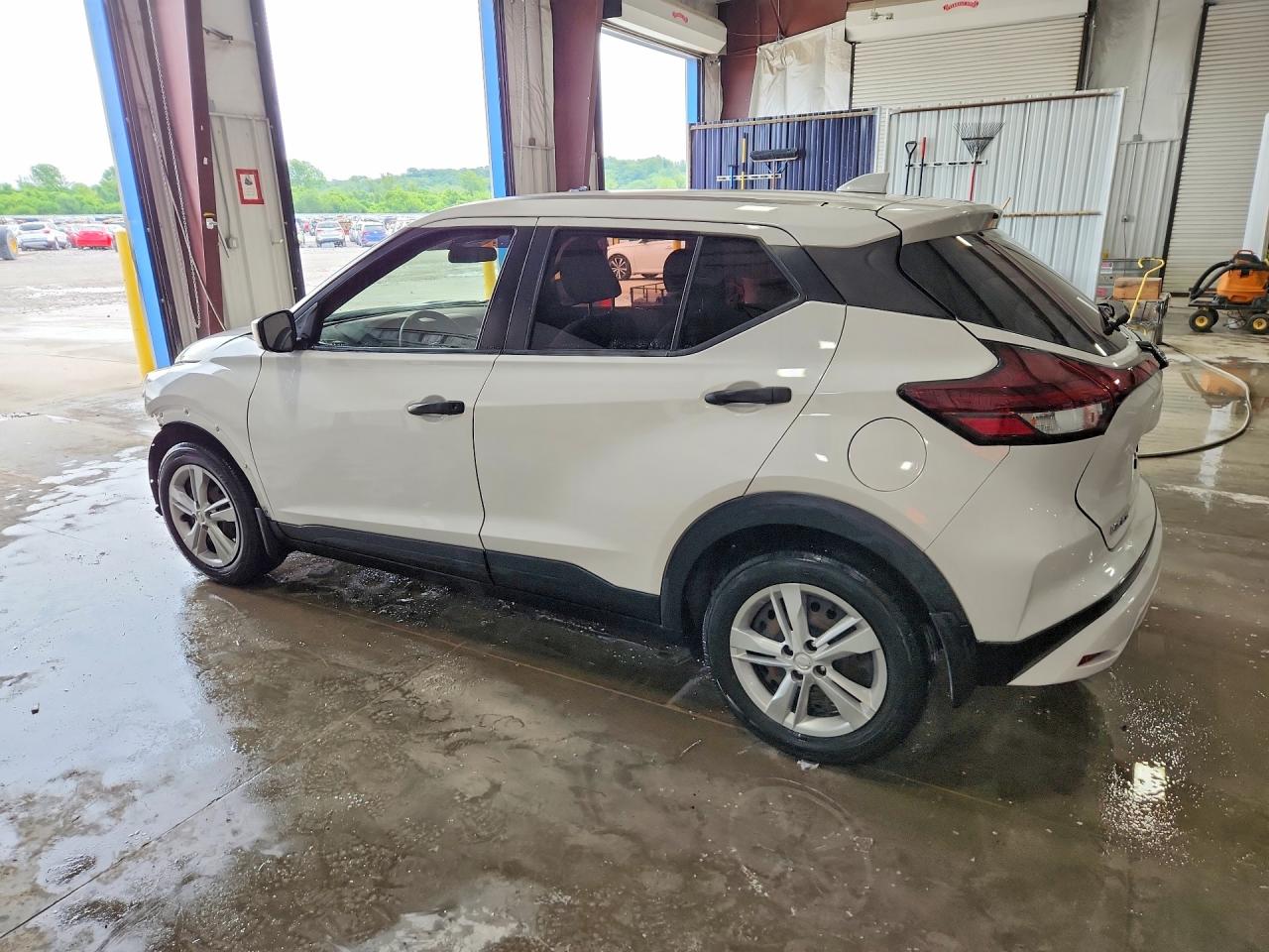 Nissan Kicks S