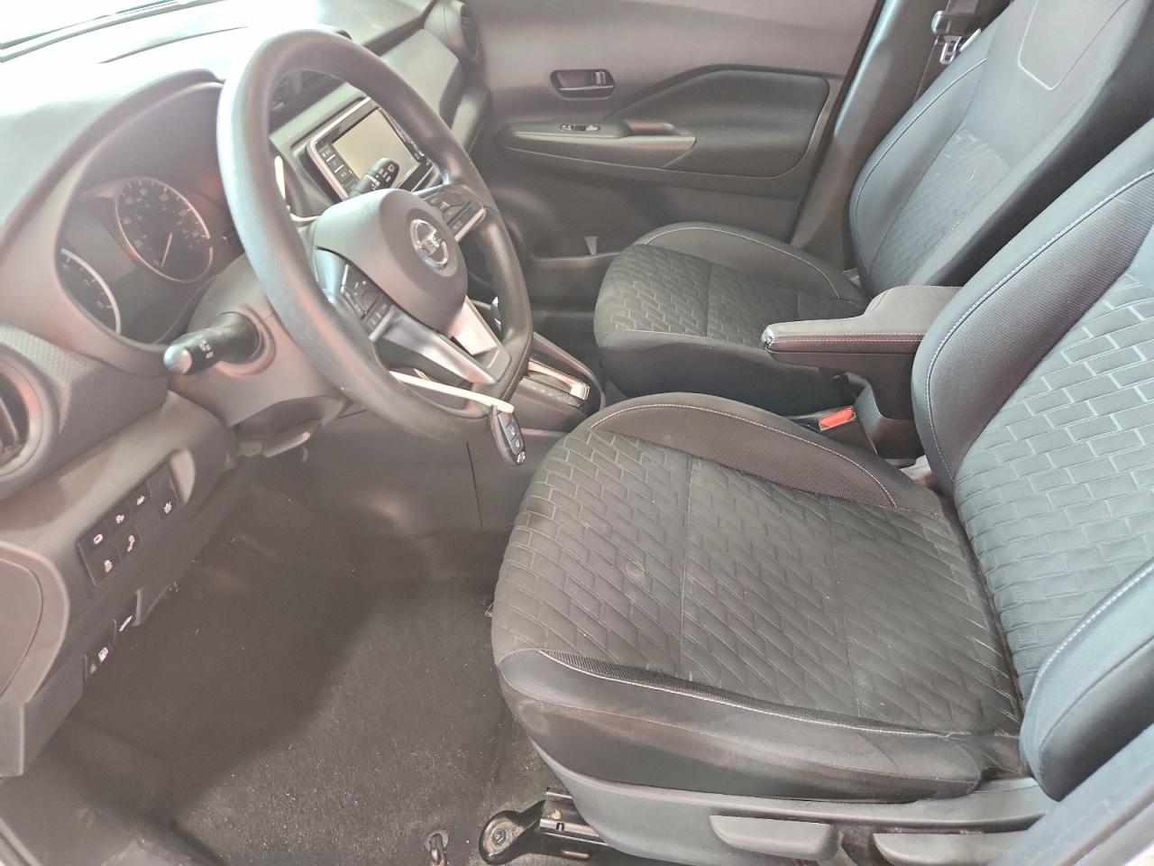 Nissan Kicks S