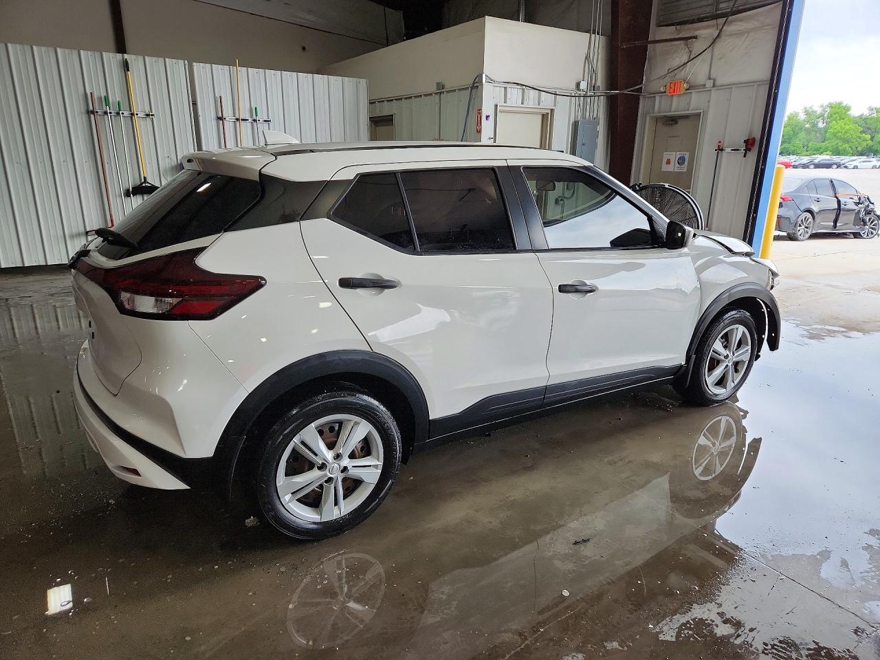 Nissan Kicks S