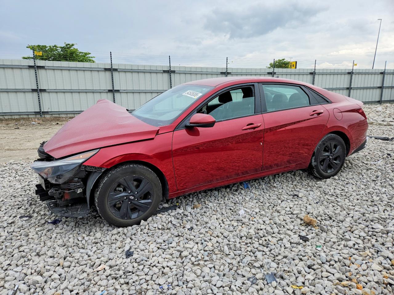 Salvage Hyundai ELANTRA Image