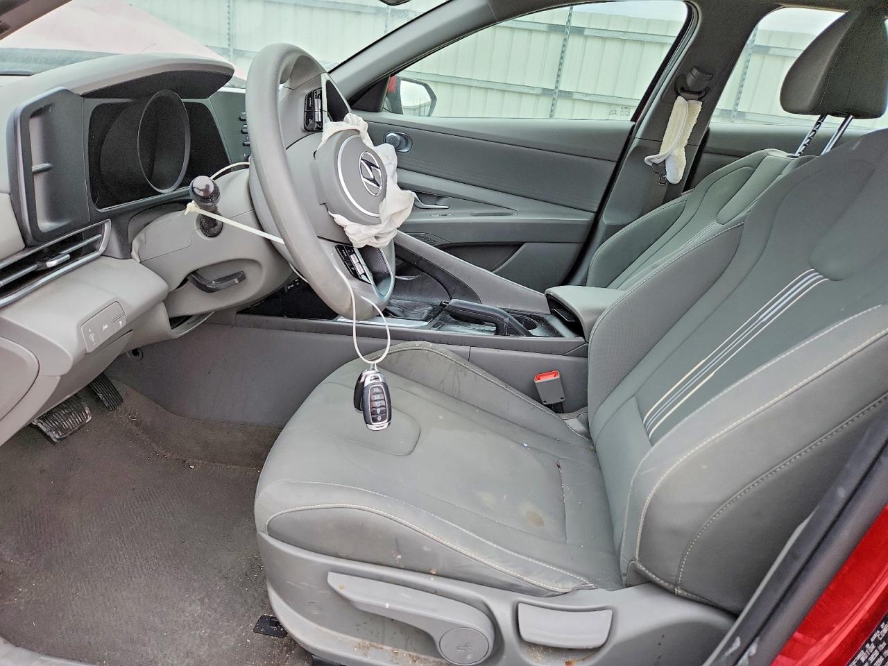 Hyundai ELANTRA Sel