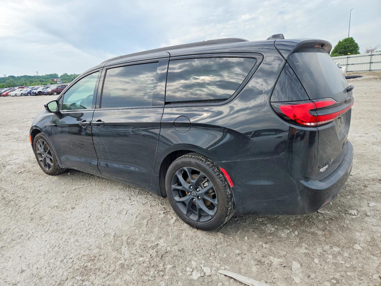 Chrysler Pacifica Limited