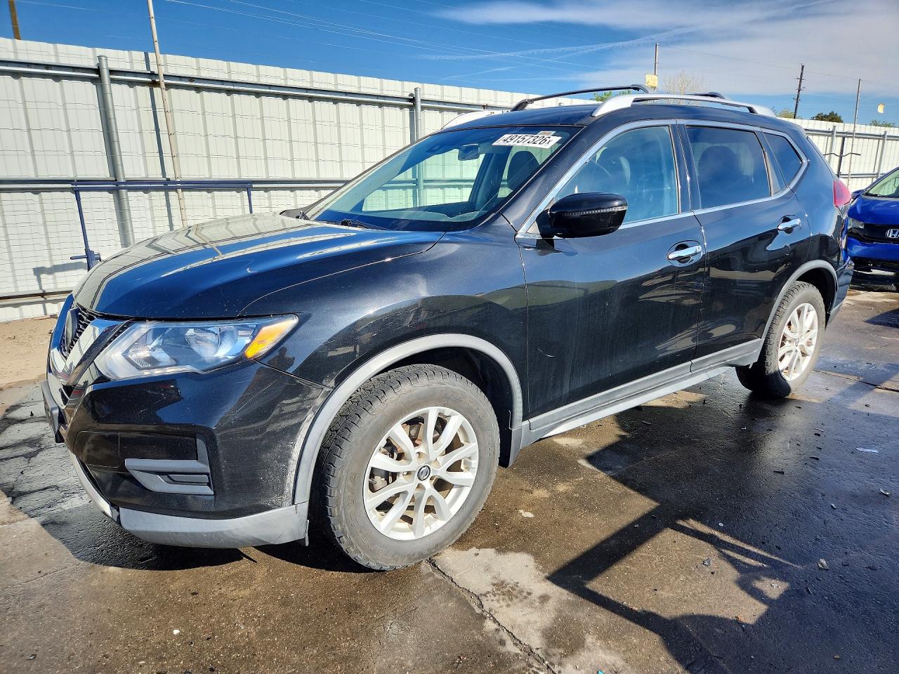 Salvage Nissan Rogue Image