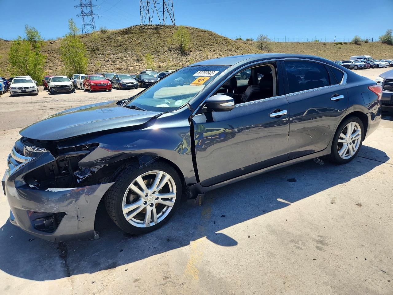 Salvage Nissan Altima Image