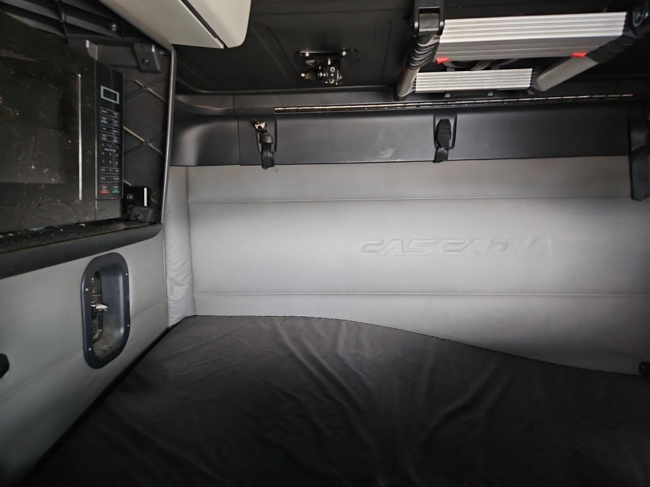 Freightliner Cascadia 1