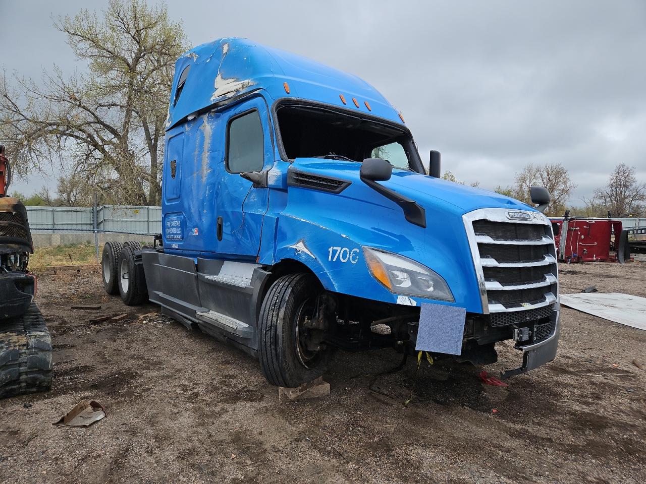 Salvage Freightliner Cascadia 1 Image