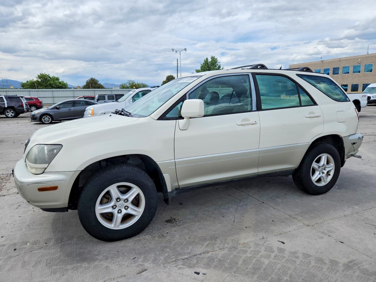 Salvage Lexus RX Image