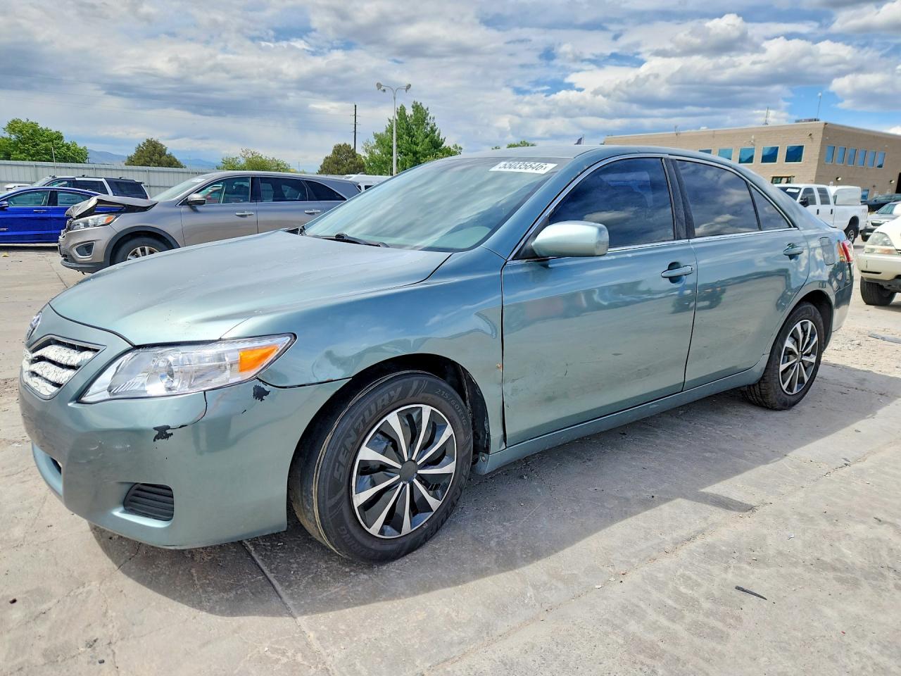 Salvage Toyota Camry Image