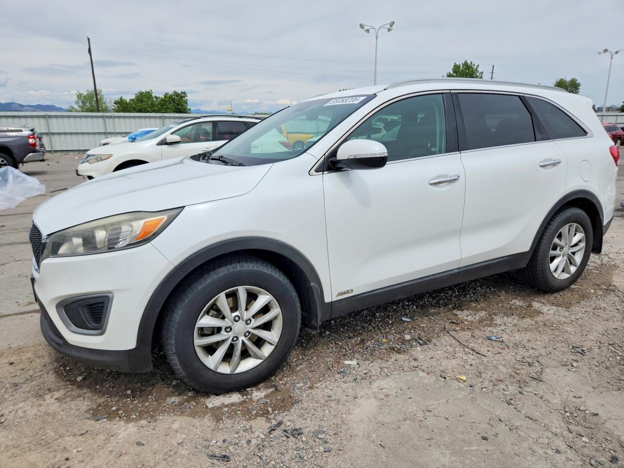 Salvage Kia Sorento Image