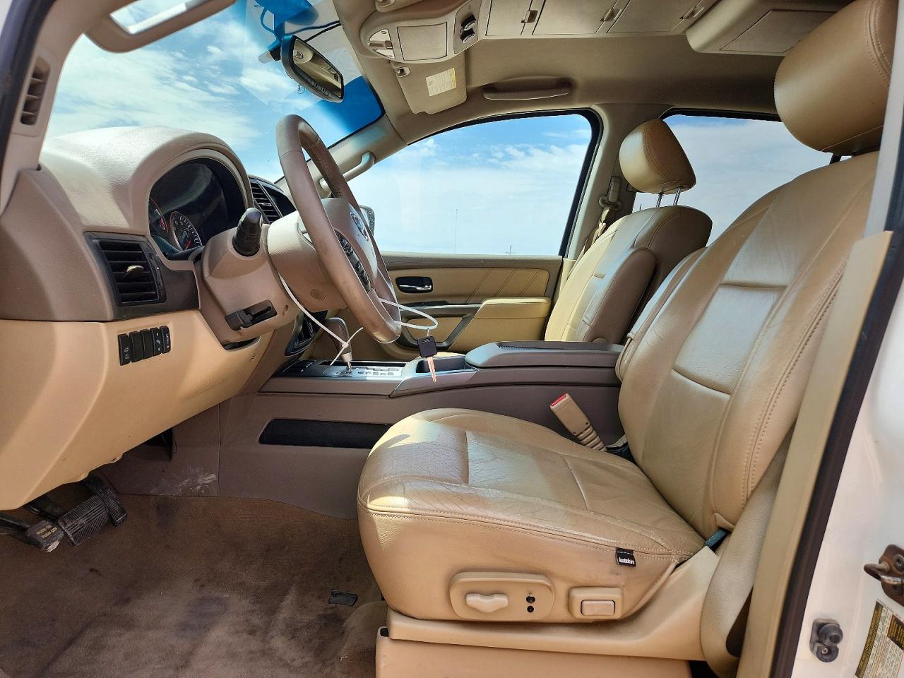 Nissan Armada Sv