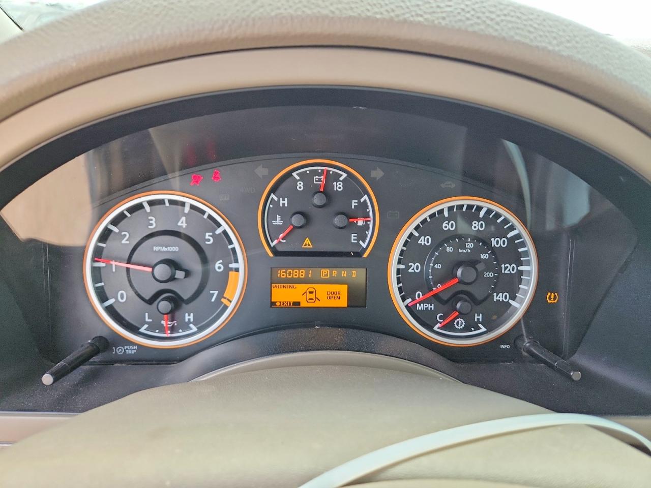 Nissan Armada Sv
