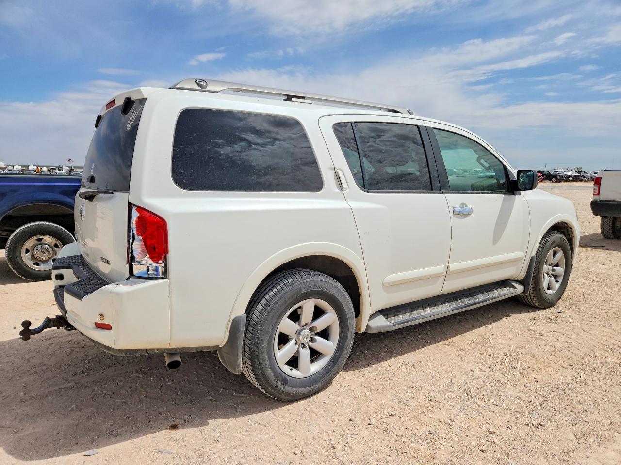 Nissan Armada Sv