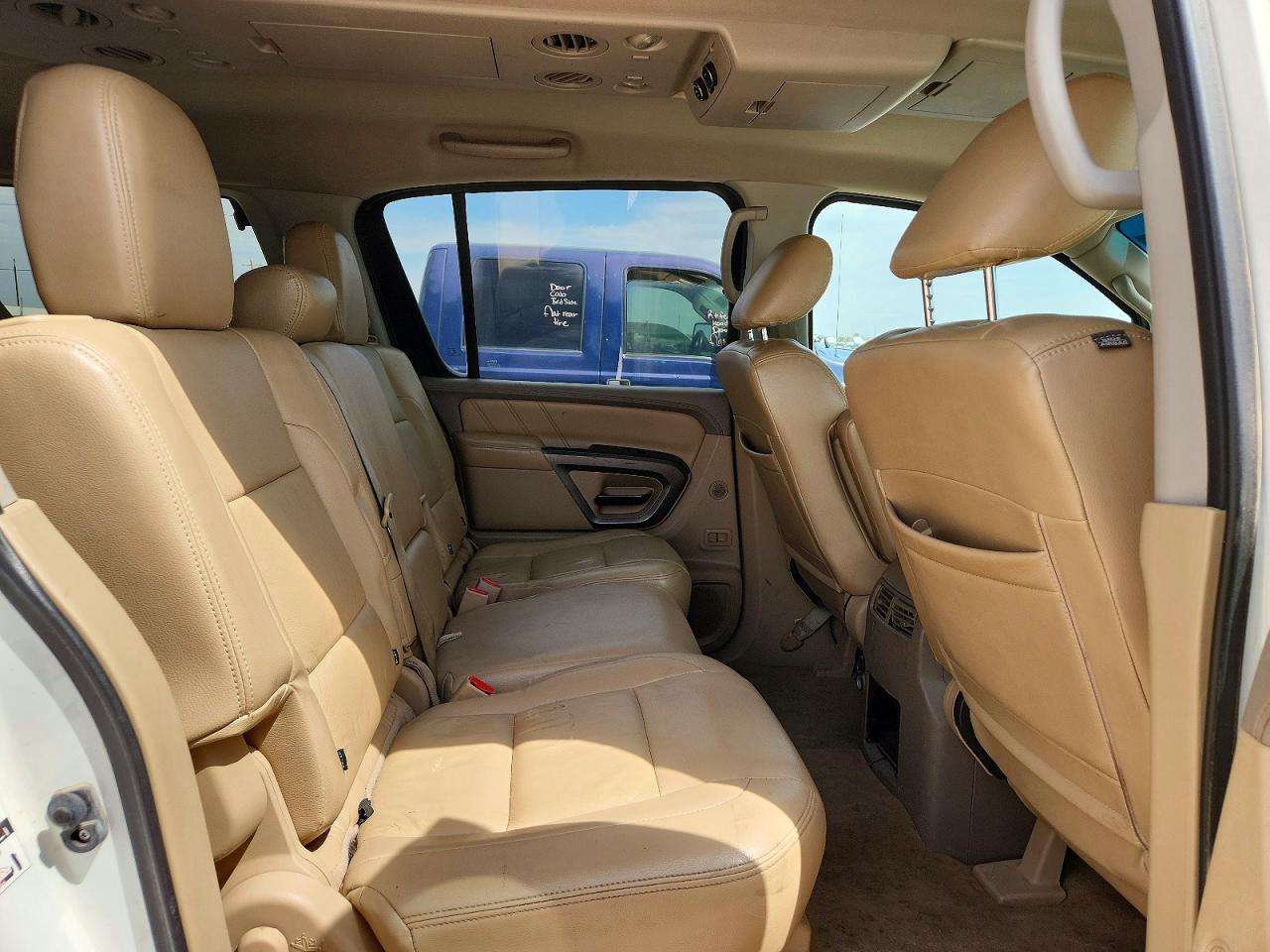 Nissan Armada Sv