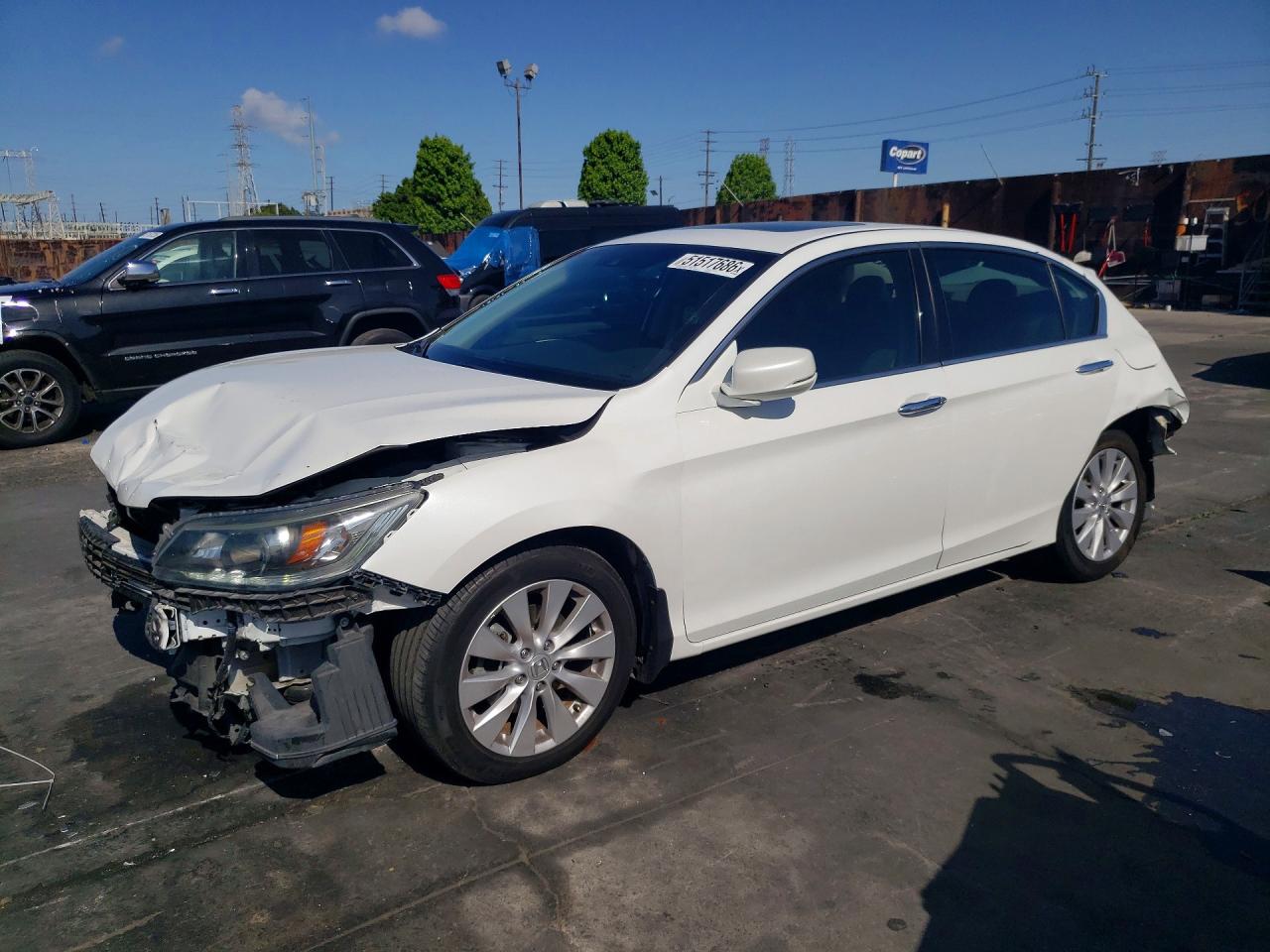 Salvage Honda Accord Image