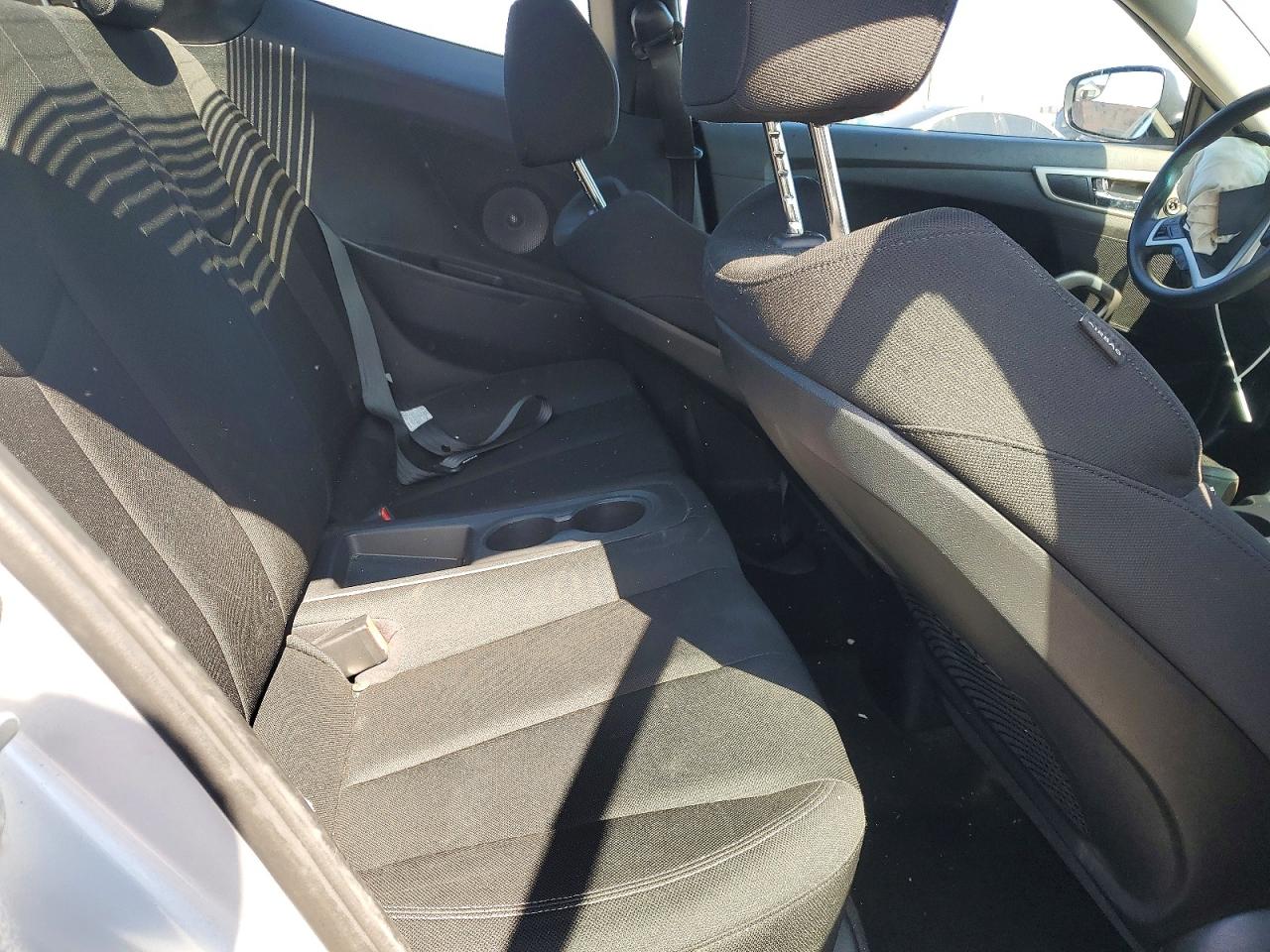 Hyundai VELOSTER Base