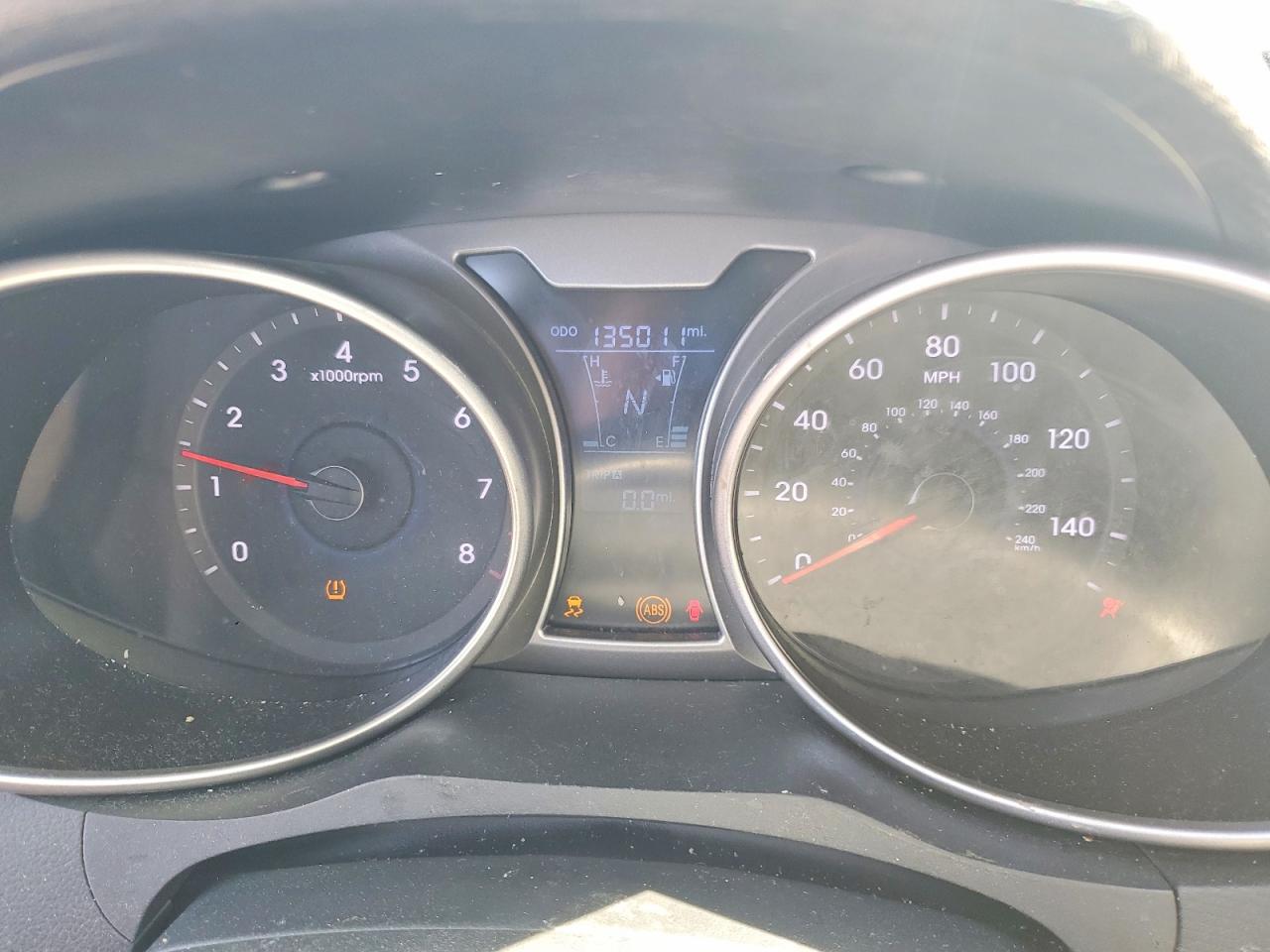 Hyundai VELOSTER Base