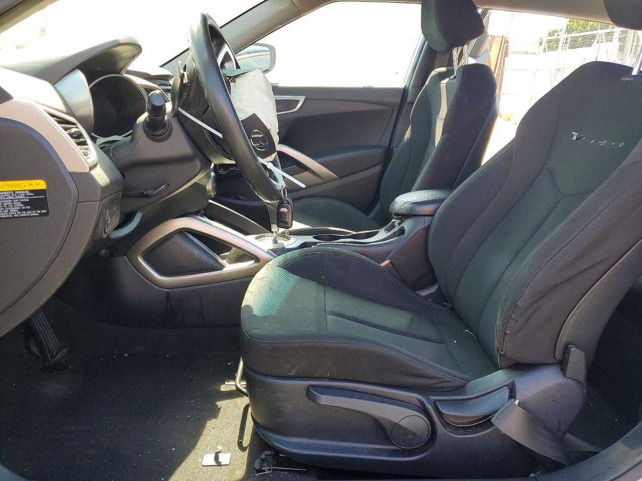 Hyundai VELOSTER Base