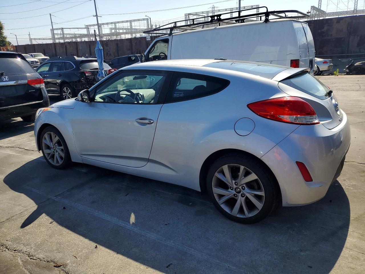 Hyundai VELOSTER Base