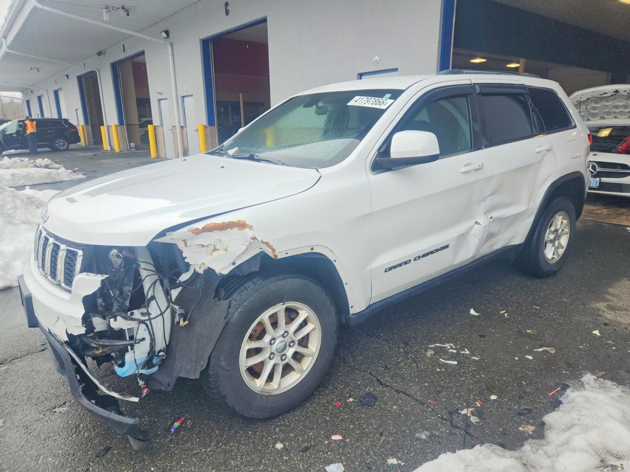 Salvage Jeep Grand Cherokee Image