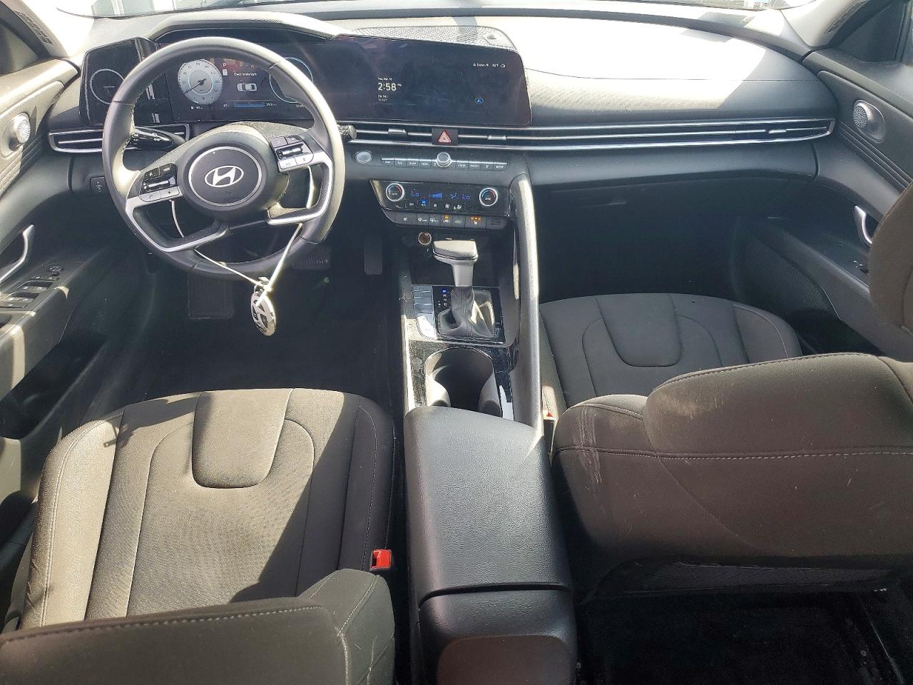 Hyundai ELANTRA Sel