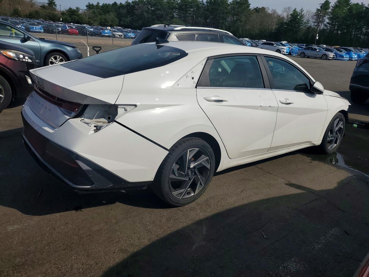 Hyundai ELANTRA Sel