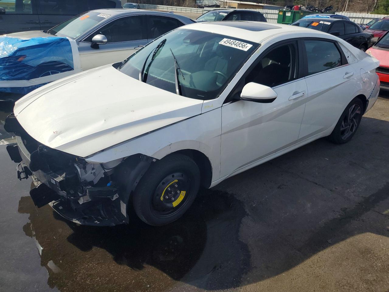 Salvage Hyundai ELANTRA Image