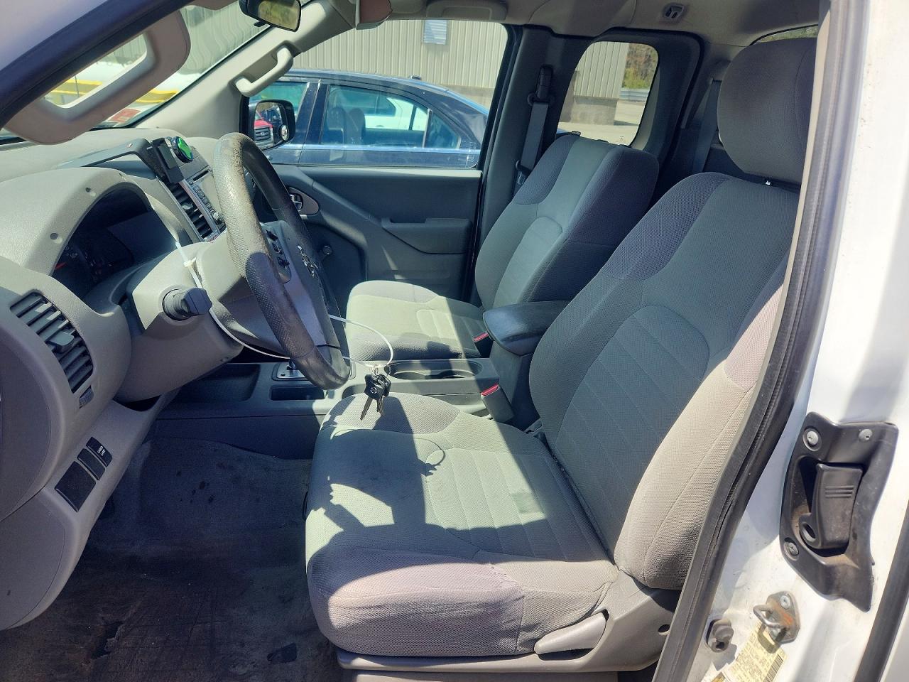 Nissan Frontier S