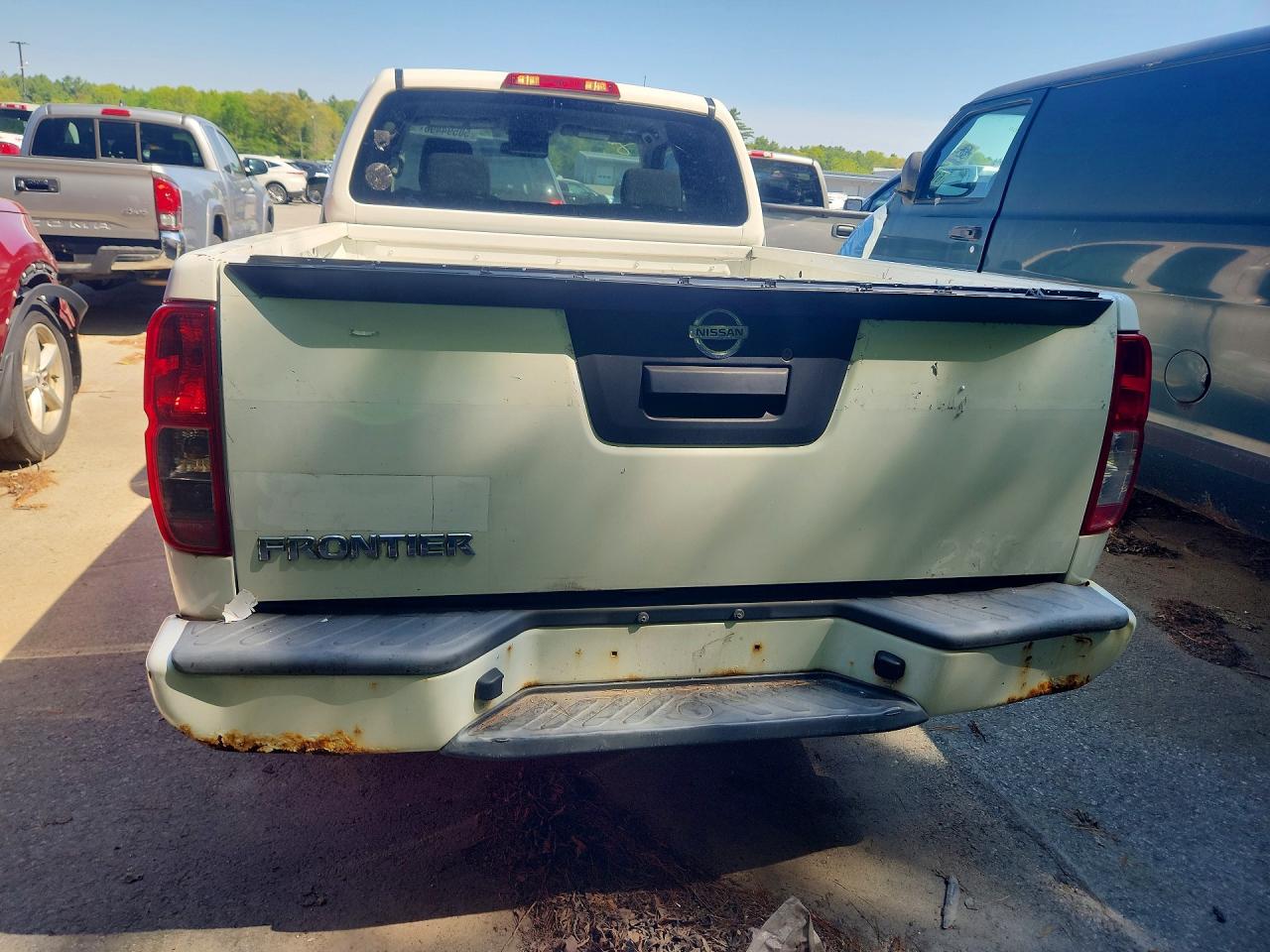 Nissan Frontier S