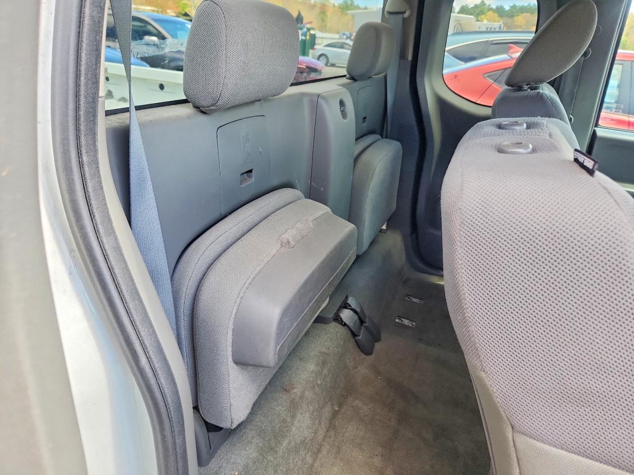 Nissan Frontier S