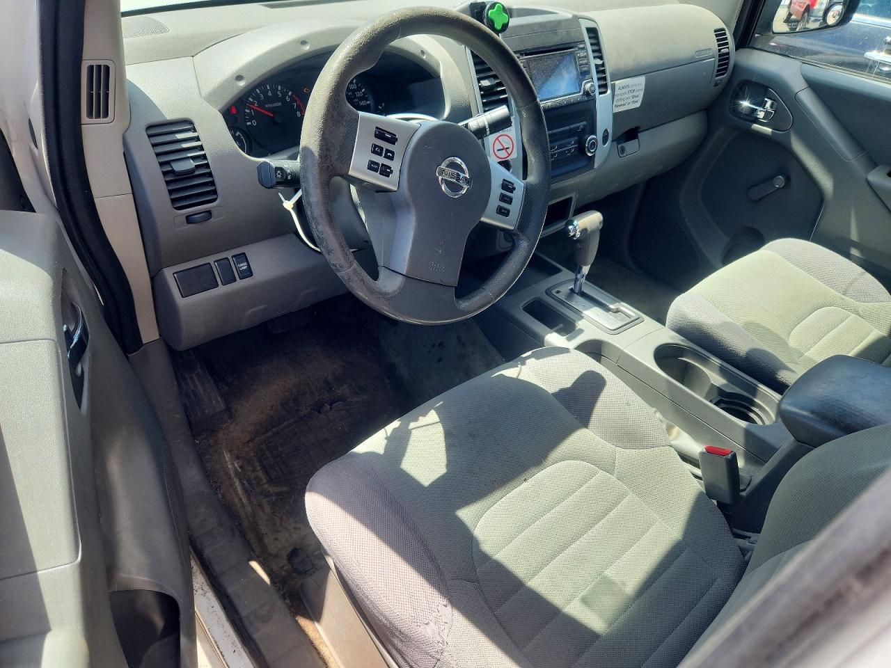 Nissan Frontier S