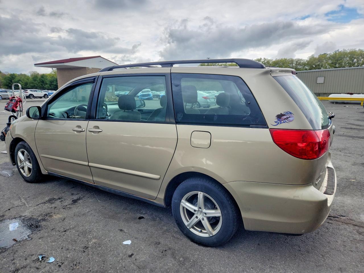 Toyota Sienna Ce 7-passenger