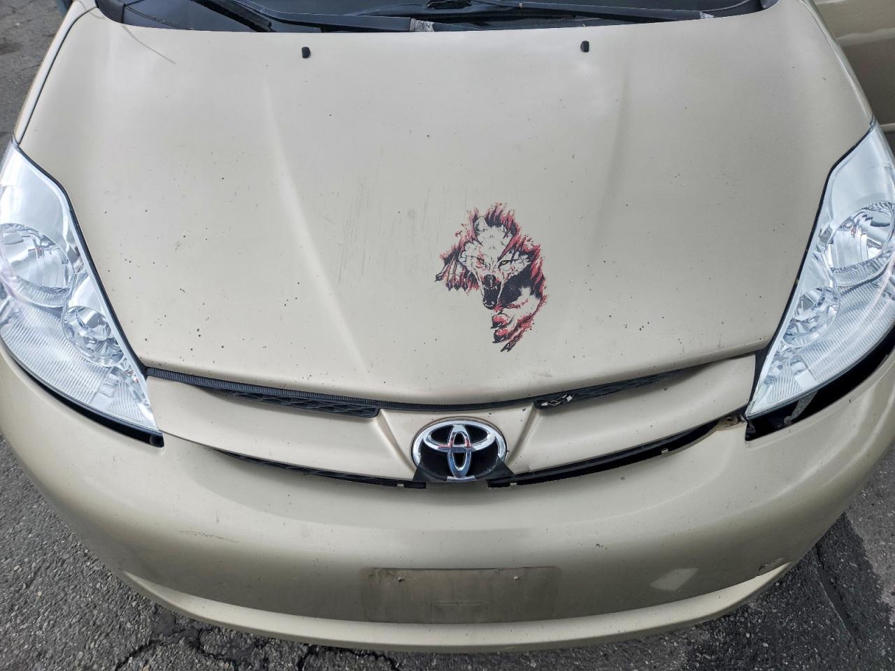 Toyota Sienna Ce 7-passenger