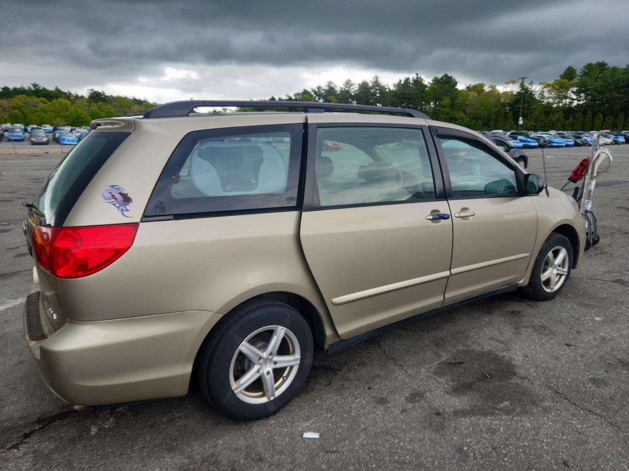 Toyota Sienna Ce 7-passenger