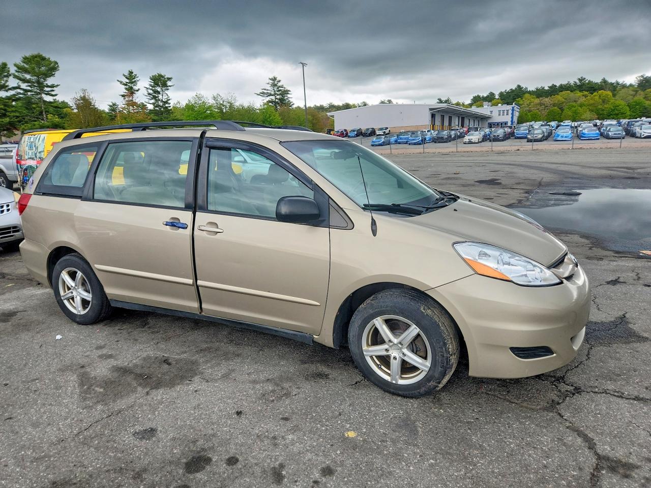 Toyota Sienna Ce 7-passenger