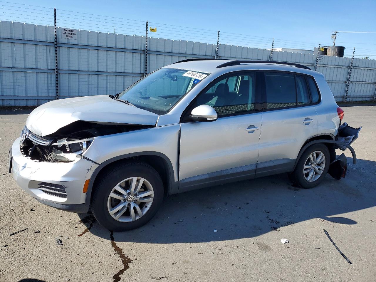 Salvage Volkswagen Tiguan Image
