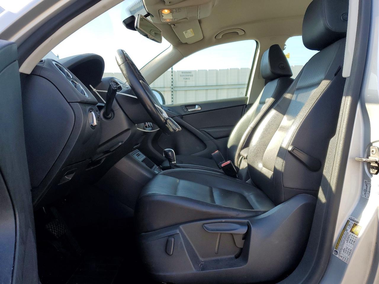 Volkswagen Tiguan S